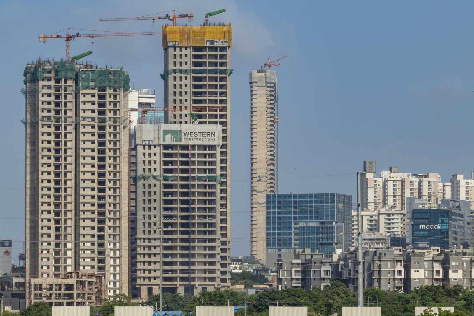 Western Springs skyscraper construction in Hyderabad